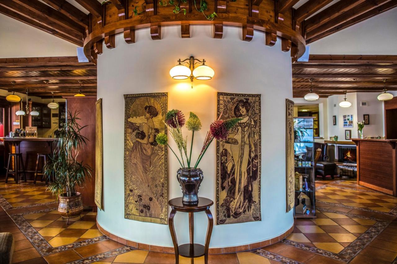 Hotel Forest Hills Zirc Exterior foto