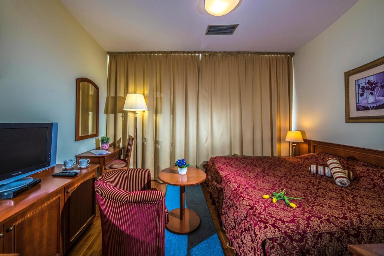 Hotel Forest Hills Zirc Exterior foto